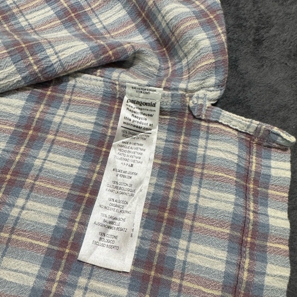 Patagonia Blue and Gray Casual Button Down Shirt
💙COTTON 100% ORGANIC💙 - Picture 7 of 7
